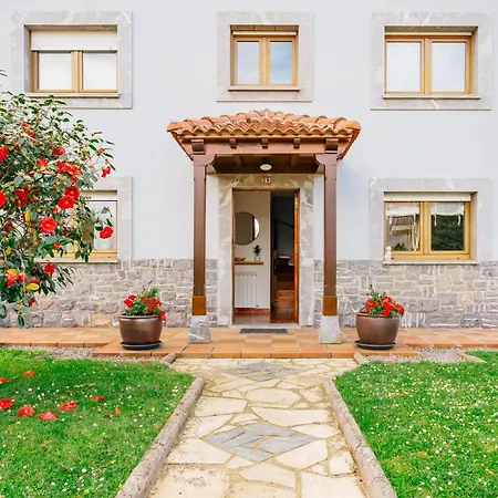 Les Madrenes Holiday home Intriago