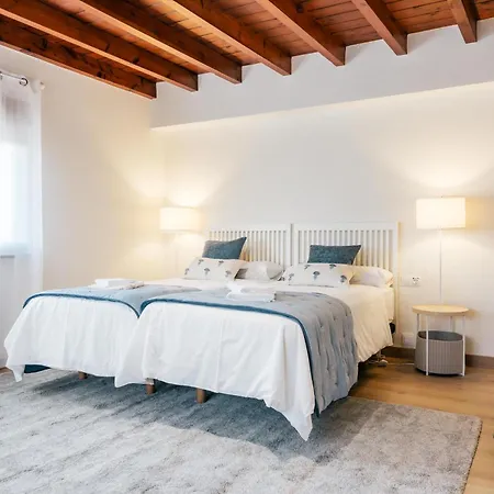 Les Madrenes Holiday home